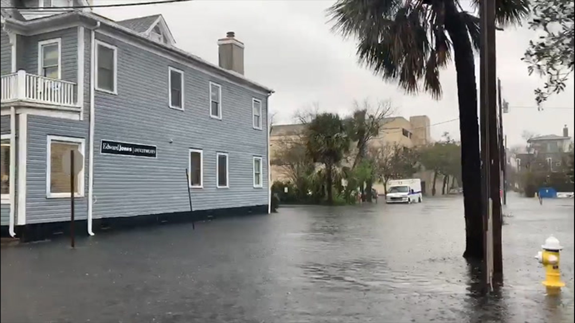 Charleston's streets completely underwater during afternoon drive