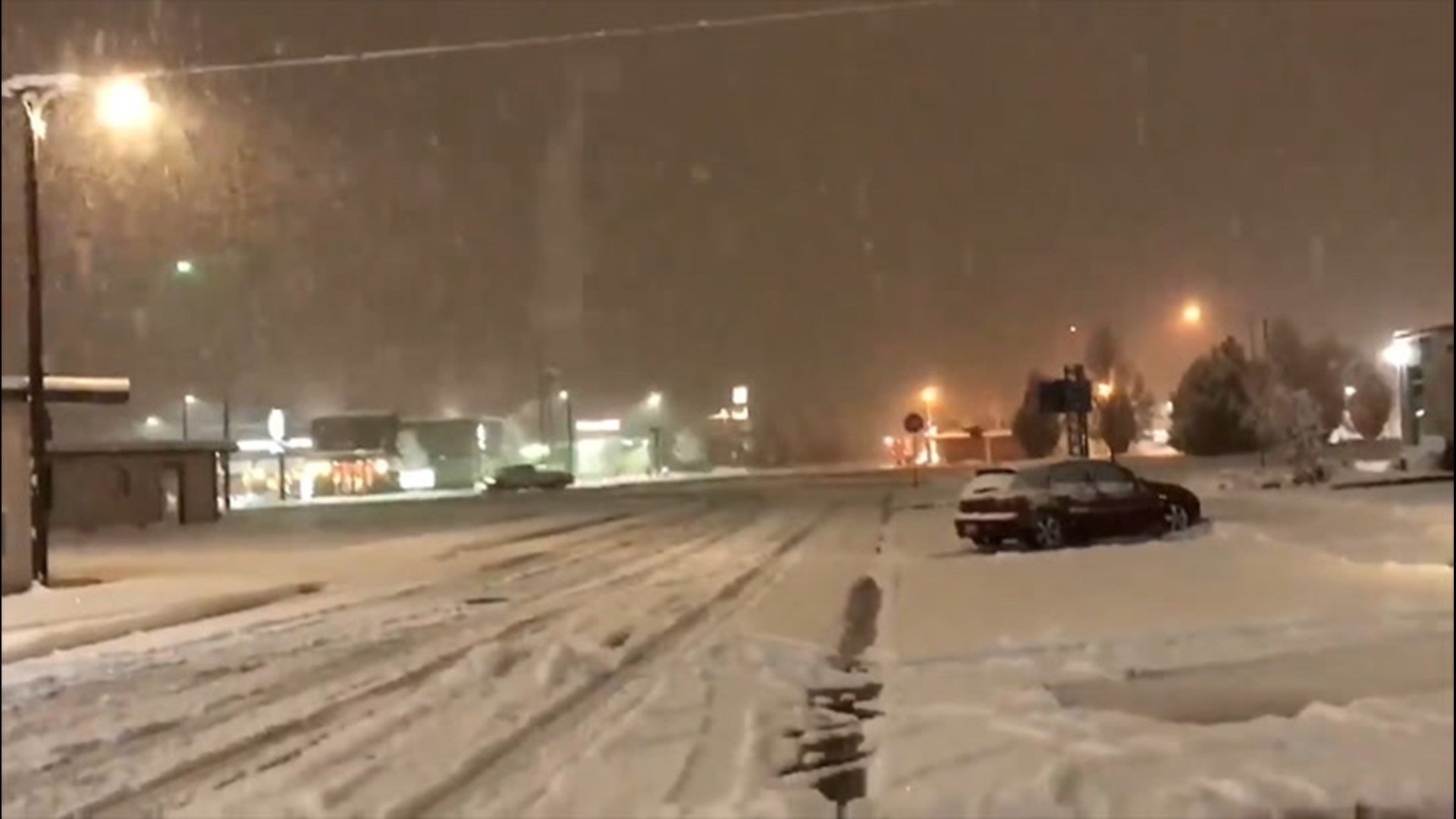 Early on Wednesday, Nov. 11, heavy snow blanketed the streets of Missoula, Montana.