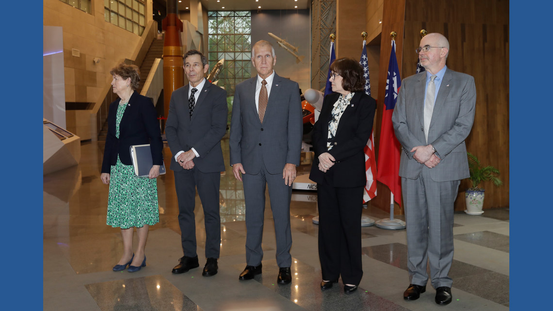 US lawmakers express support for stalled Taiwan special defense budget ...