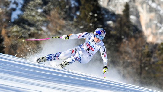 Her knees in pain, Lindsey Vonn considering immediate retirement ...