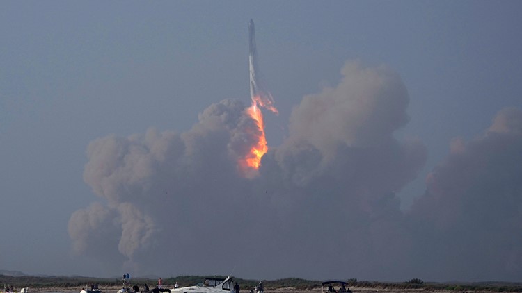 SpaceX飞船升空后爆炸在墨西哥湾