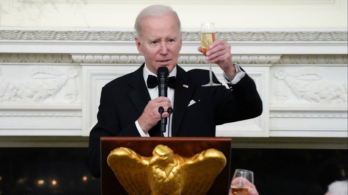 Biden hosts governors at White House dinner - Vimarsana News