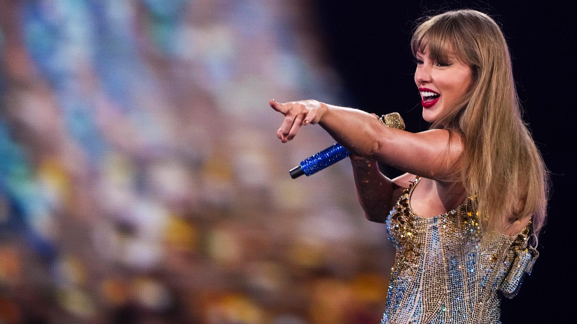 Swifties erupt over mysterious 'Toy Story'-themed countdown that ...