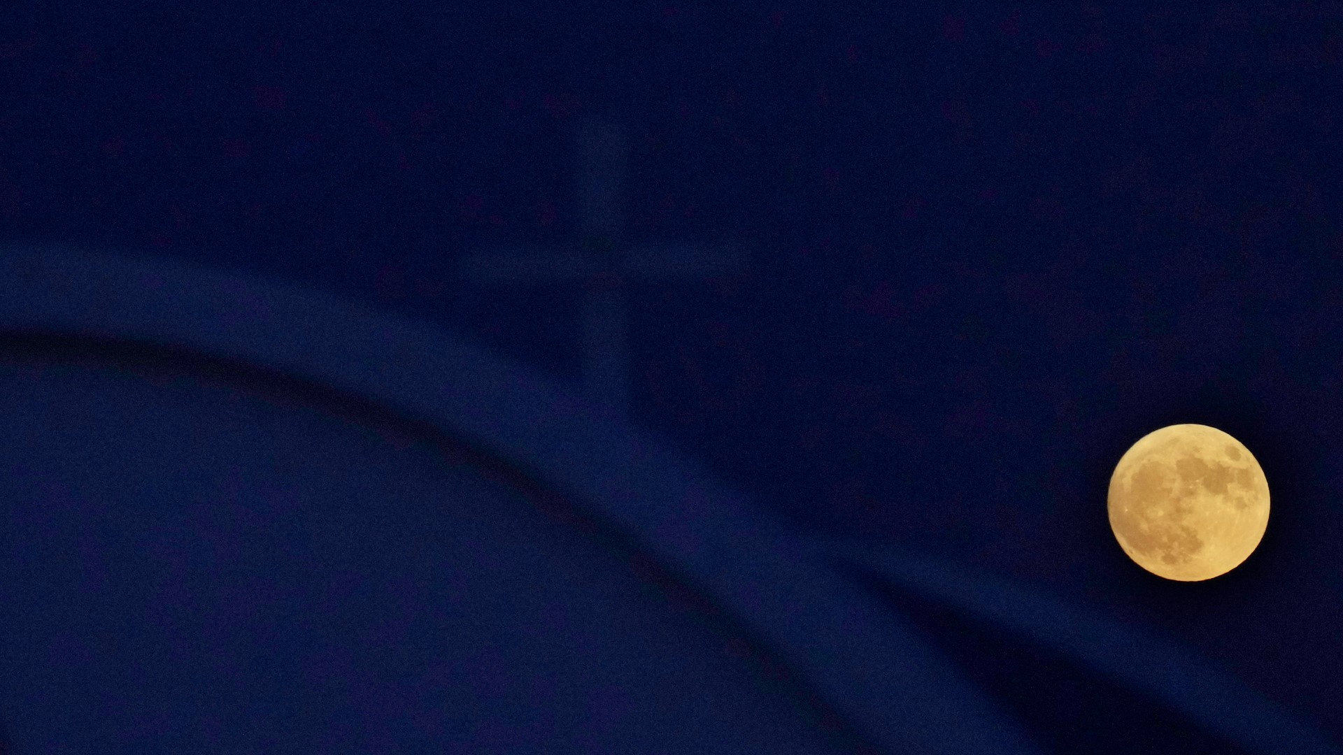 PHOTOS: Rare blue supermoon lights up August night sky | wusa9.com