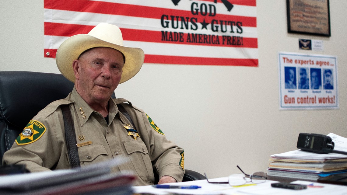 Right-wing group tells sheriffs to ignore federal laws - Vimarsana News
