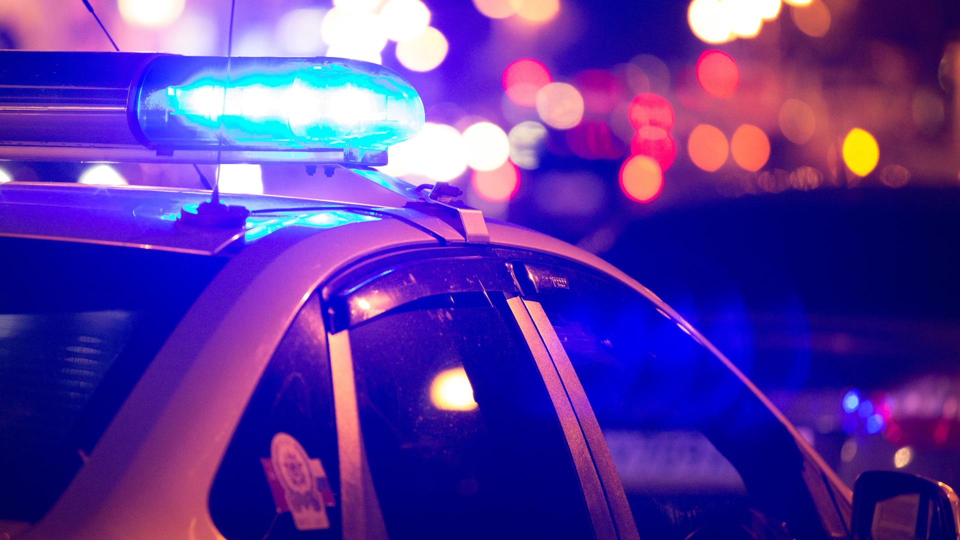 2 injured, including police officer, in shooting near Notre Dame ...