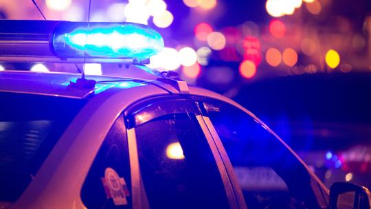2 injured, including police officer, in shooting near Notre Dame ...