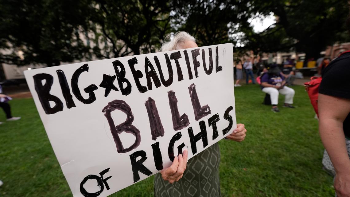 Most adults think GOP tax bill will help wealthy and harm the poor ...