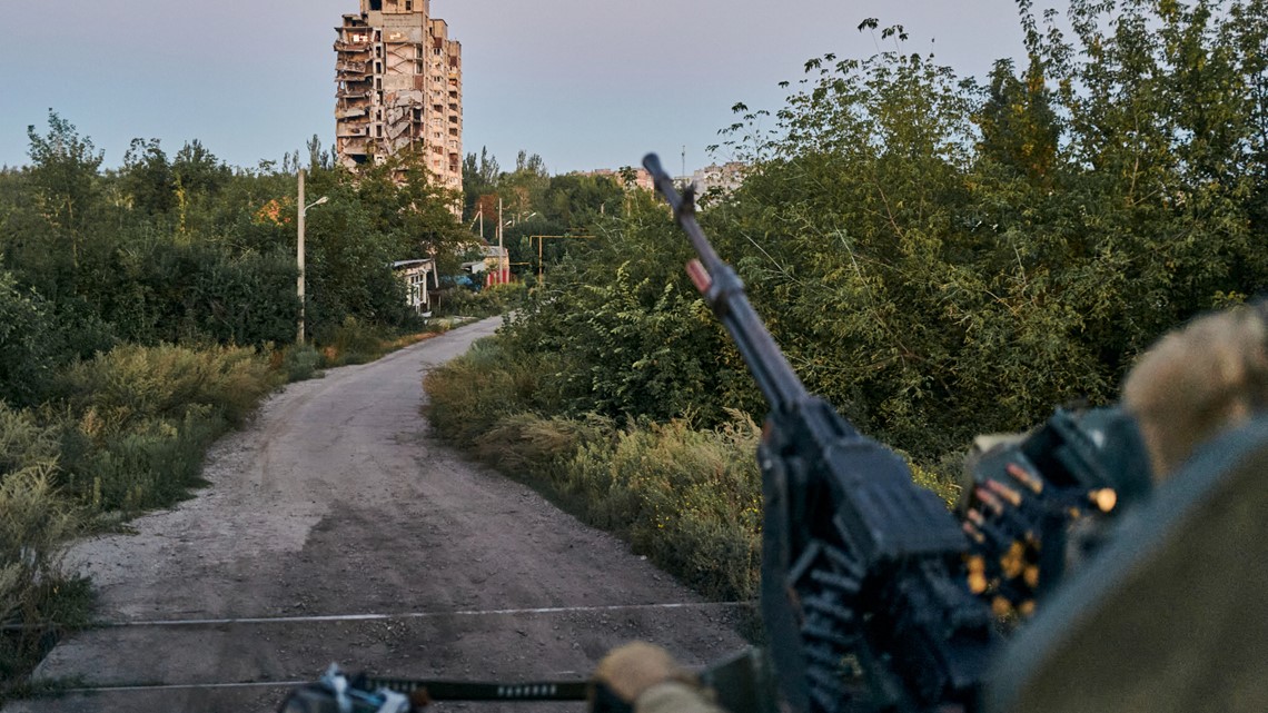 Ukraine: Video shows Russia shooting surrendering soldiers - Vimarsana News