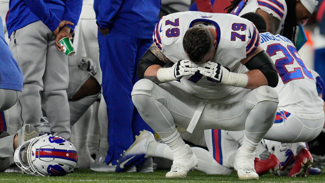 Buffalo Bills cornerback Siran Neal (33) lines up during the first