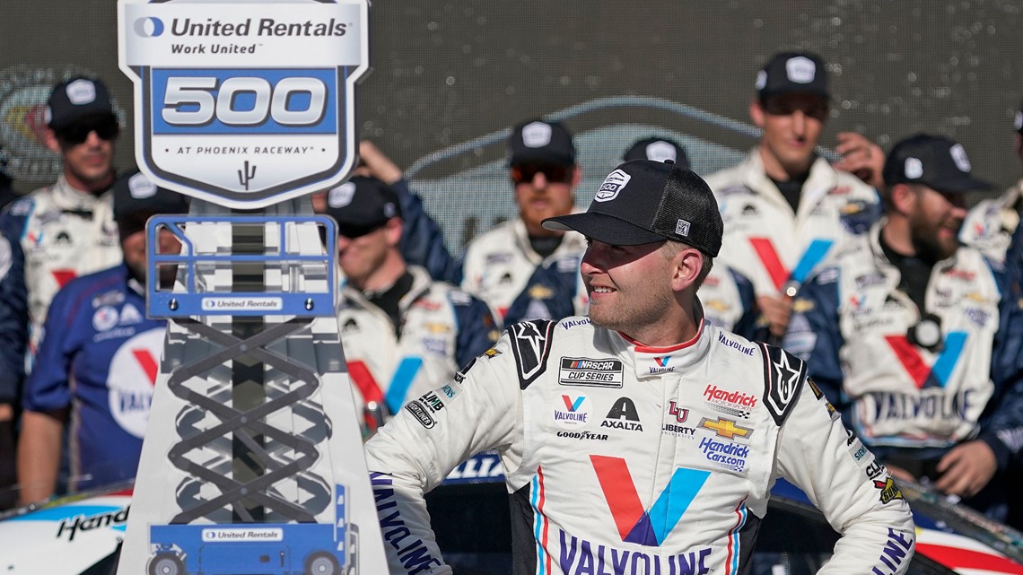 Byron wins 2nd straight NASCAR Cup race in Phoenix - Vimarsana News