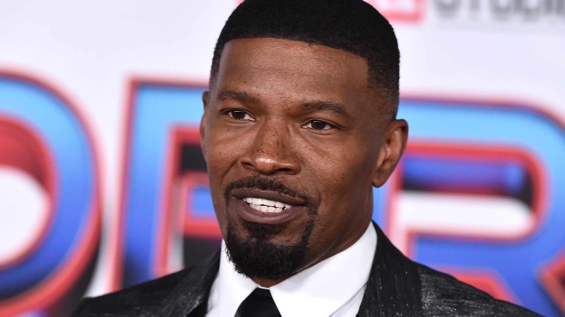 Jamie Foxx Gets Stitches After Having Glass Thrown At His Mouth | Wusa9.com