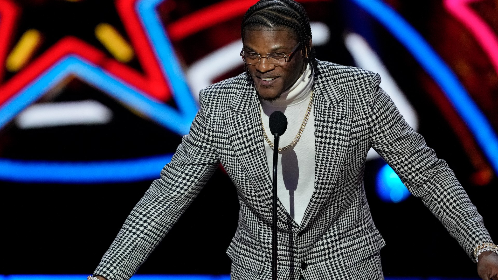 Lamar Jackson named AP NFL Most Valuable Player | wusa9.com