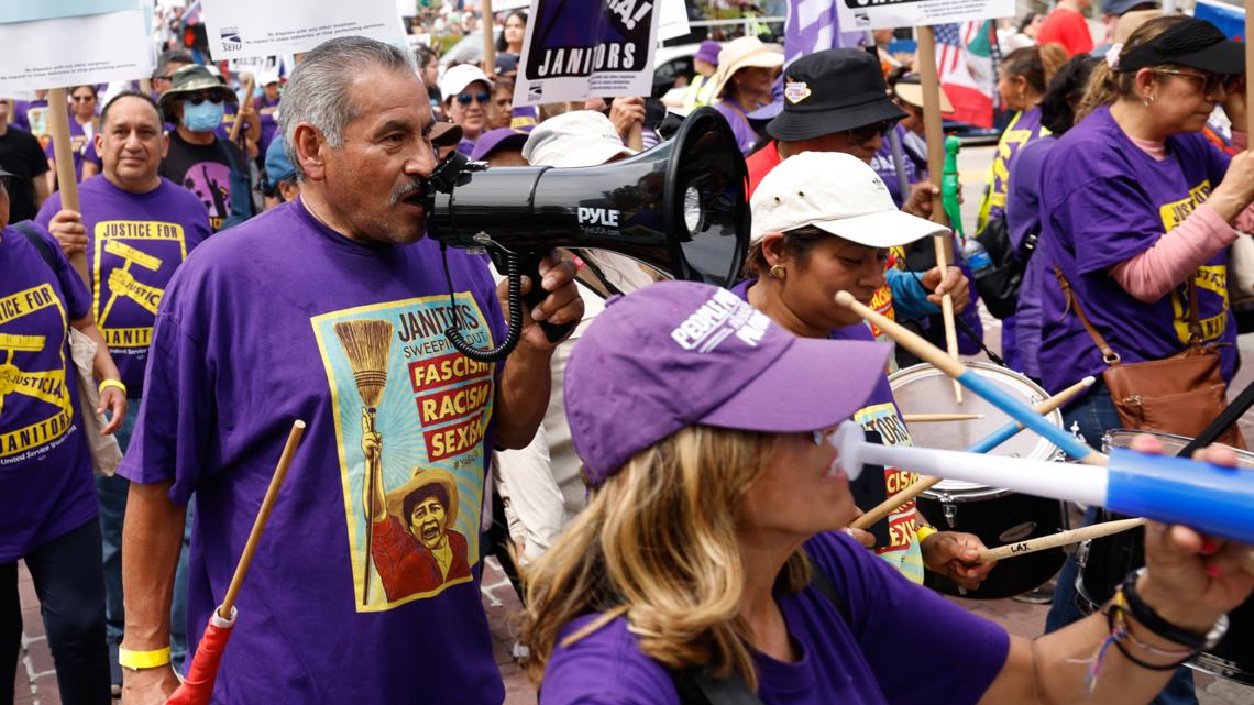Los Angeles public schools will be open Tuesday after district reaches union deal