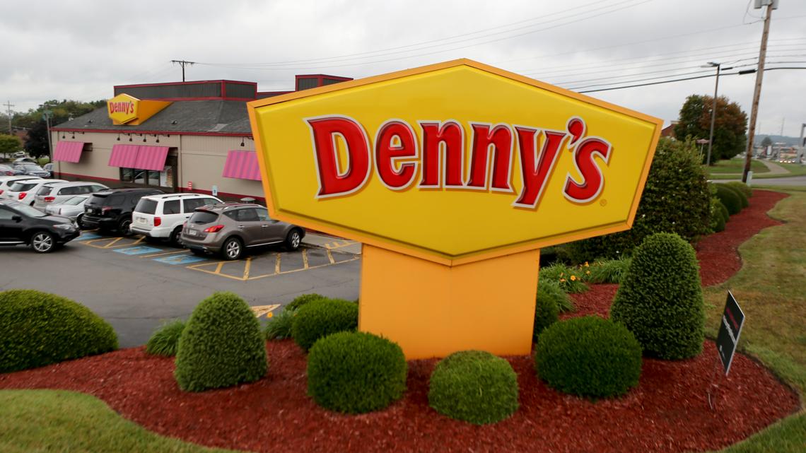 Denny's invites couples to get married Valentine's Day at its Las Vegas diner