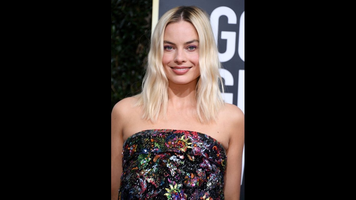 Margot Robbie Brings Embroidered Chanel Glam to 2020 Golden Globes Red  Carpet