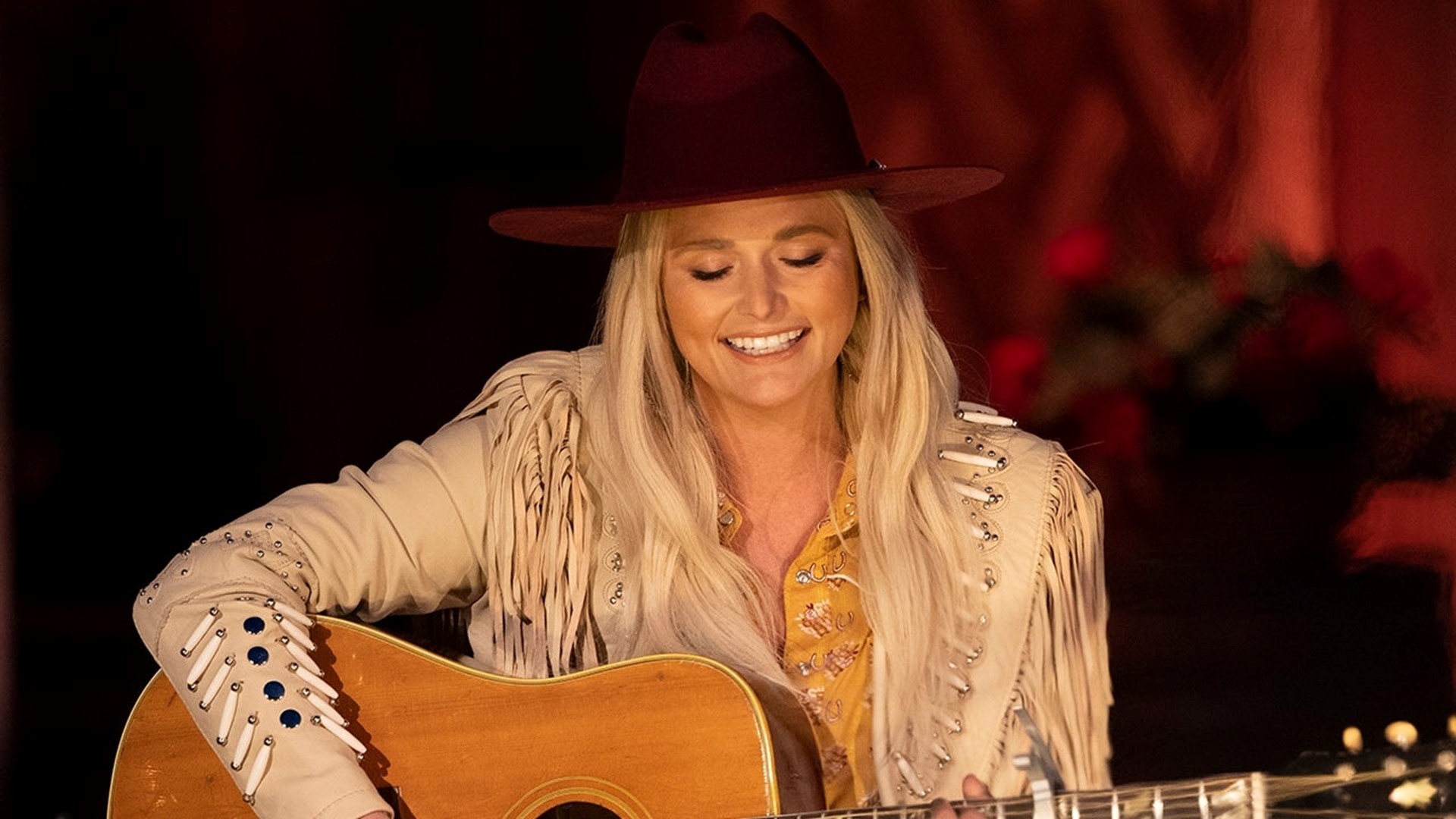 Miranda Lambert Performs 'Tequila Does' in Fringe Jacket and Hat at