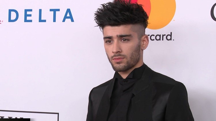 Zayn Malik Says He's Surprised That It's Been 'So Easy to Adjust' to  Fatherhood 