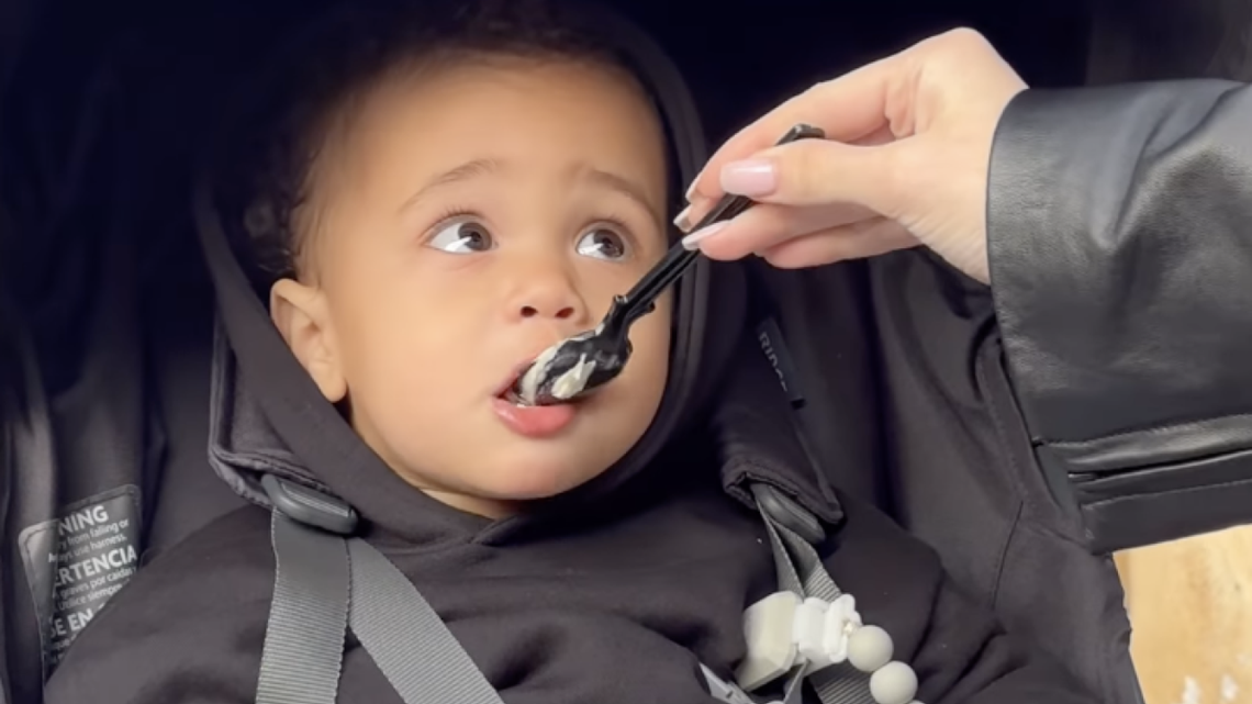 Get Ready To Laugh Kylie Jenners Son Aire Has A Cooking Secret With Kendall - 853t1i7