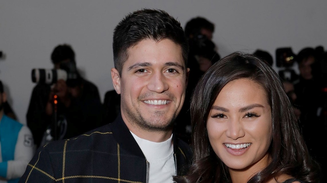 Bachelor Alum Caila Quinn Is Pregnant Expecting First Child With