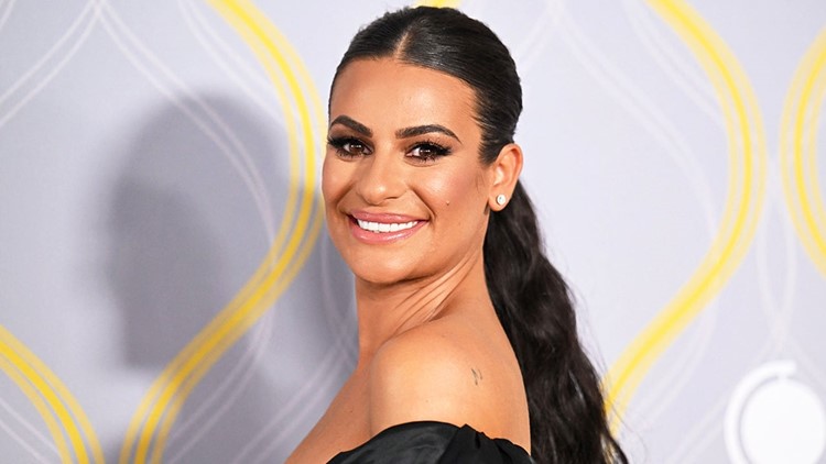 Lea Michele Says She s a Mama Before Everything Tearfully Sends