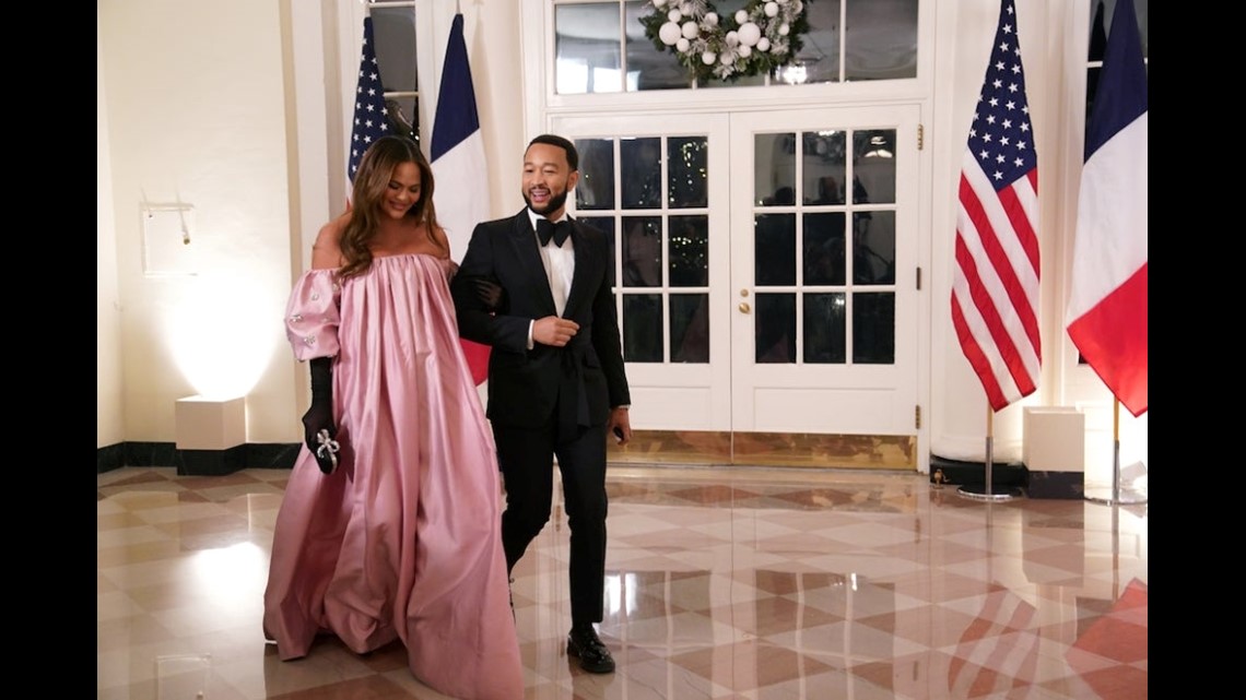 Julia Louis Dreyfus Brings Son Charlie to White House Dinner: Photos