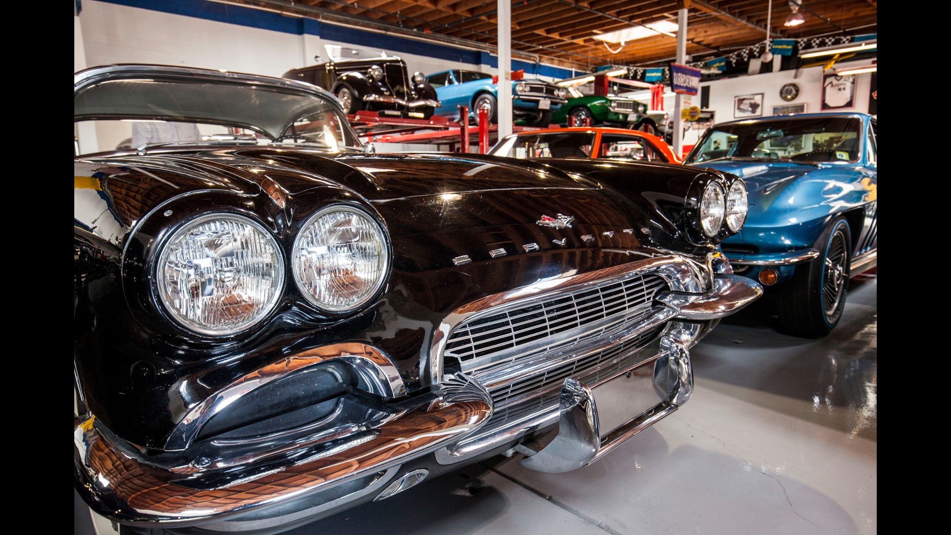 Reggie Jackson is auctioning off part of his car