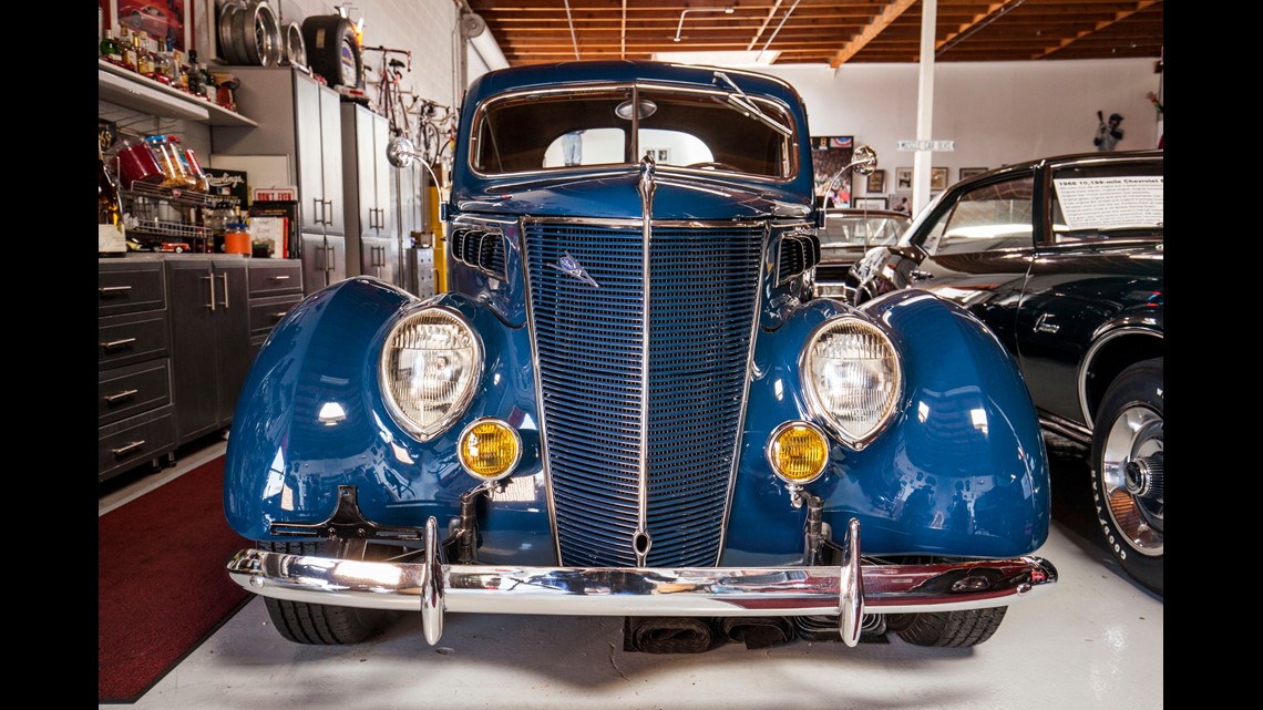 Reggie Jackson is auctioning off part of his car