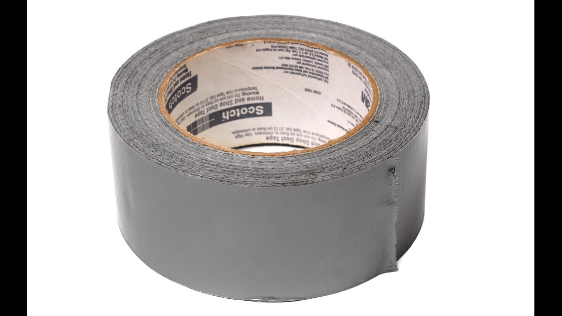 Substitute teacher duct tapes mouths of 10 students in fifth grade