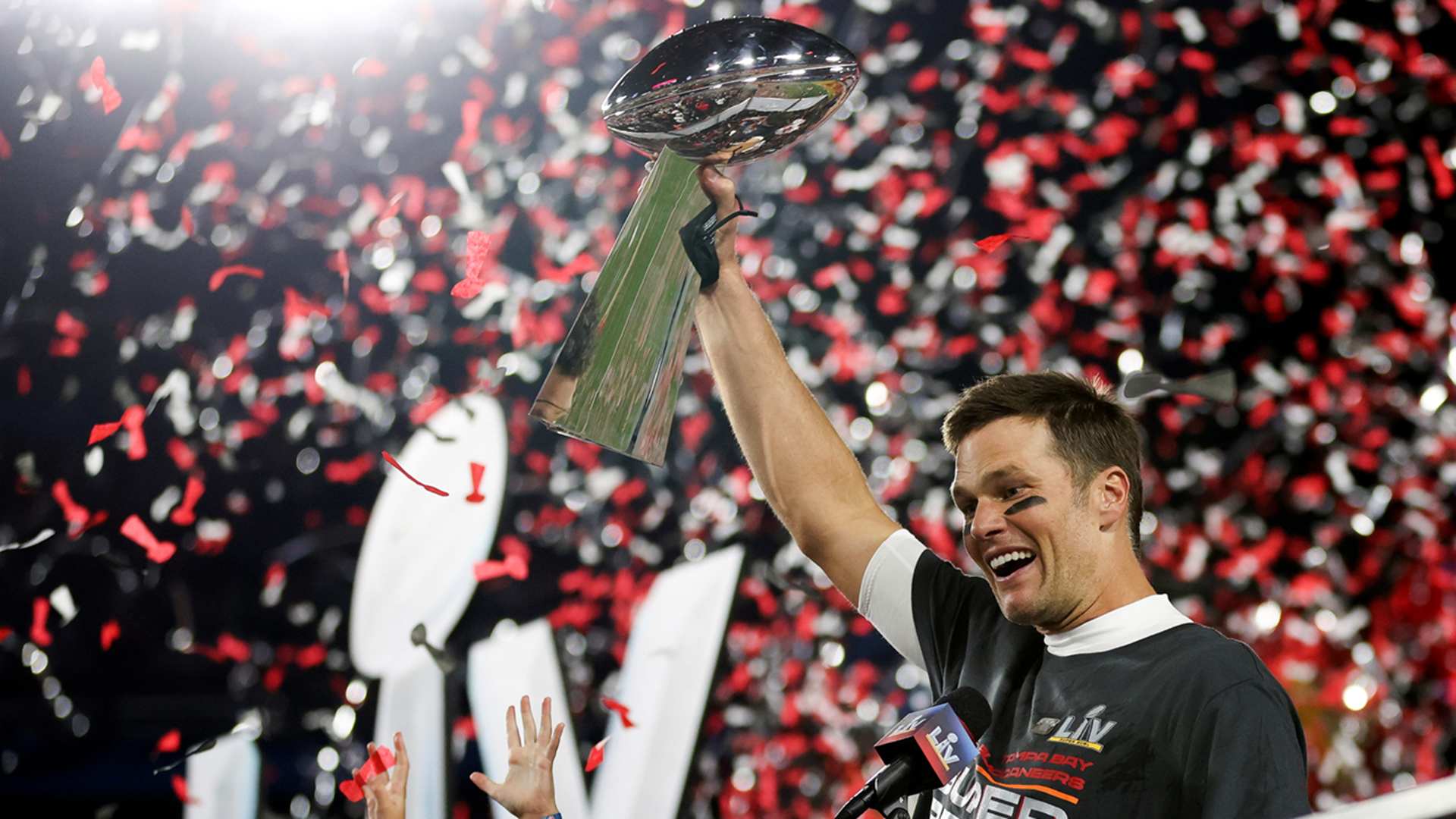 What They're Saying About Tom Brady's Sixth Super Bowl Championship -  Maize&BlueReview