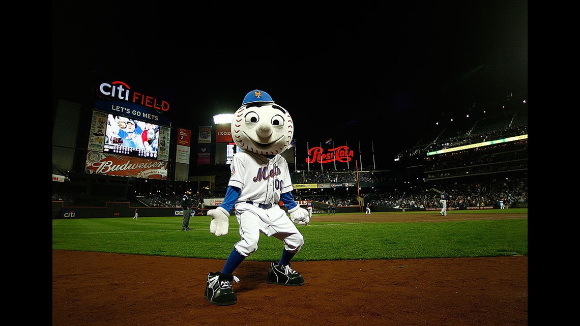 Mr Met gives fan the finger, employee out as team mascot, Sports