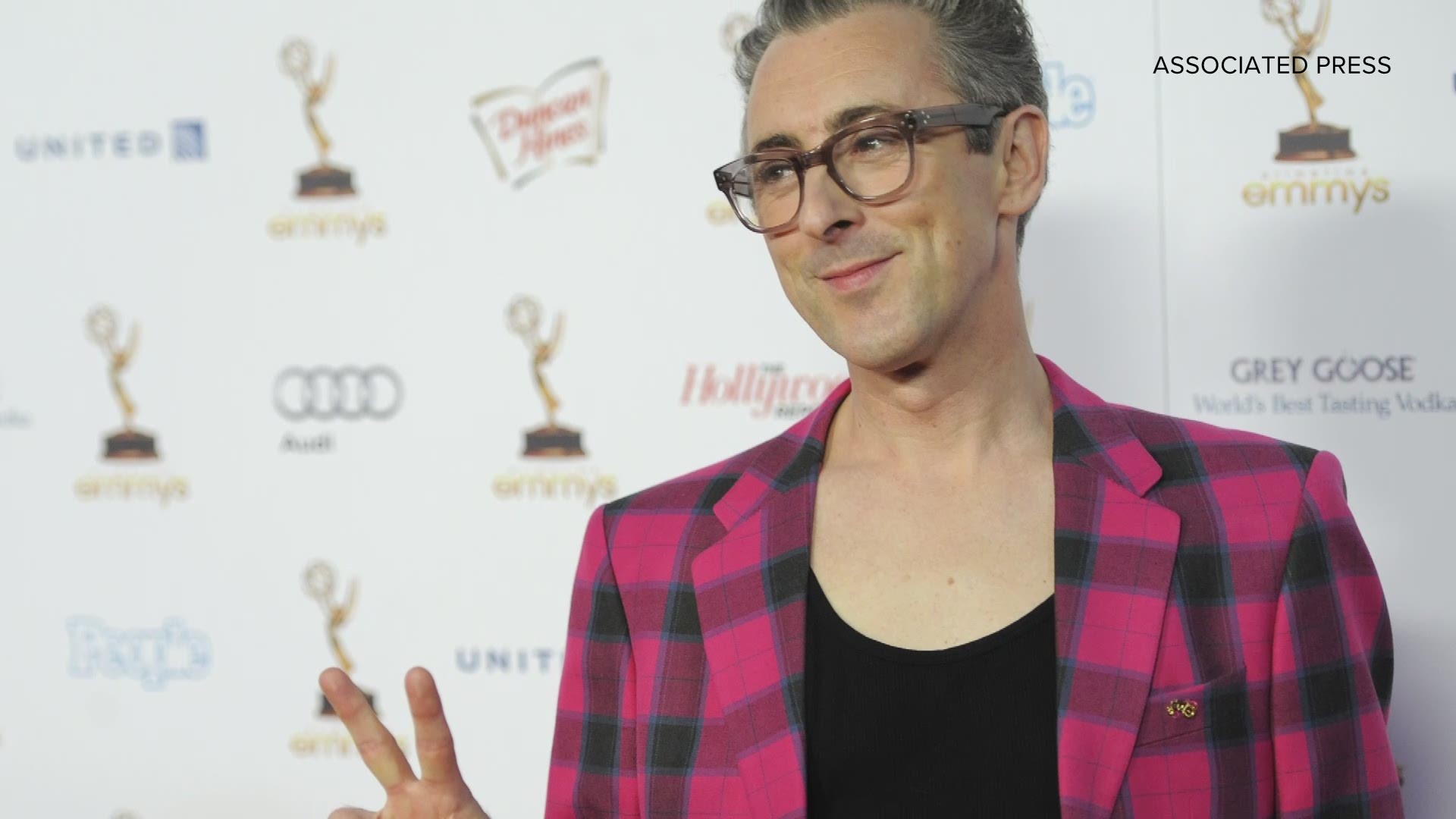 Tony-award-winning singer and actor, Alan Cumming brings a pop-up version of his NYC cabaret to Kennebunkport this summer called Club Cumming on the Coast.