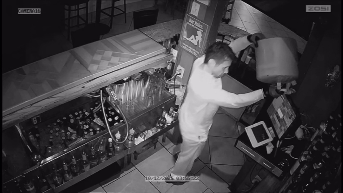 Video: Arson suspect douses restaurant with gas, lights it on fire ...
