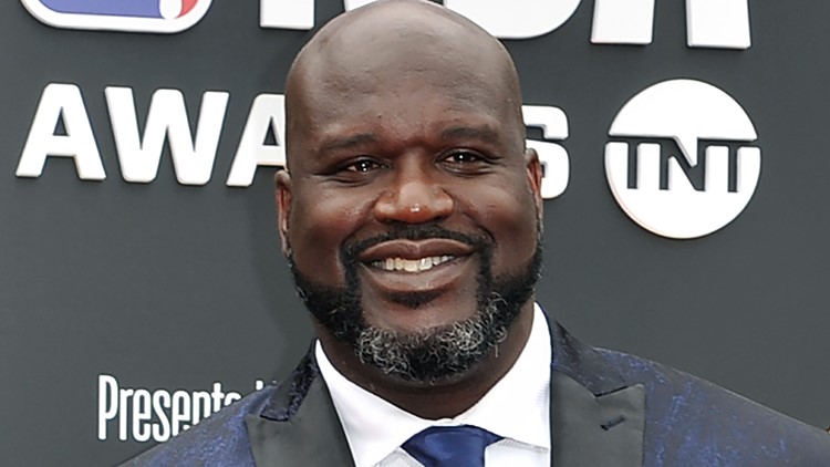 Shaq has fun with Texas police during traffic stop