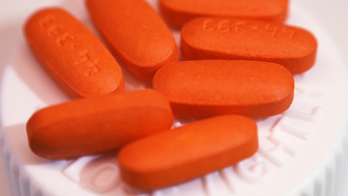 VERIFY Ibuprofen/Acetaminophen should be avoided before vaccine