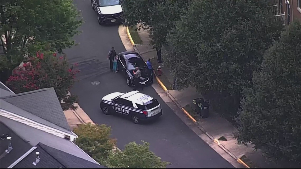 Man barricades himself inside Virginia home with woman | wusa9.com
