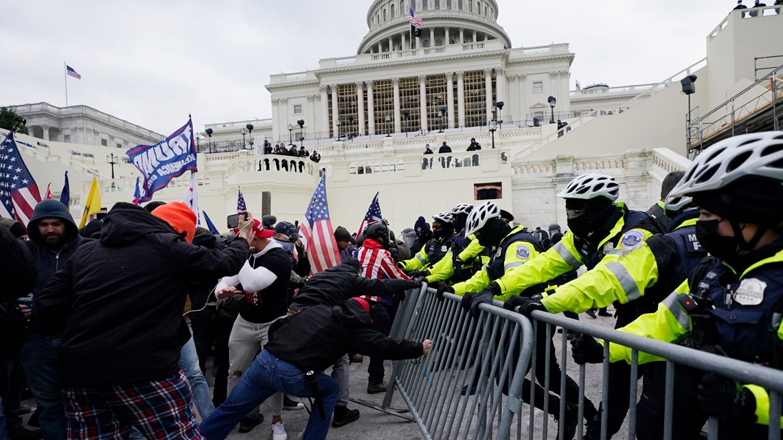 Maryland man in Proud Boy cap may plea in Capitol riot soon - Vimarsana News