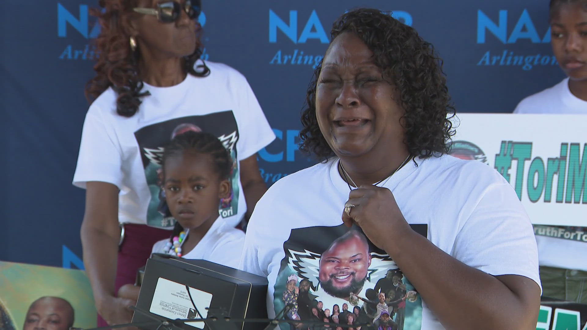 As they remembered the life of 33-year-old Tori Thompson on Tuesday, loved ones and the NAACP Arlington Branch called for more police training and better transparenc