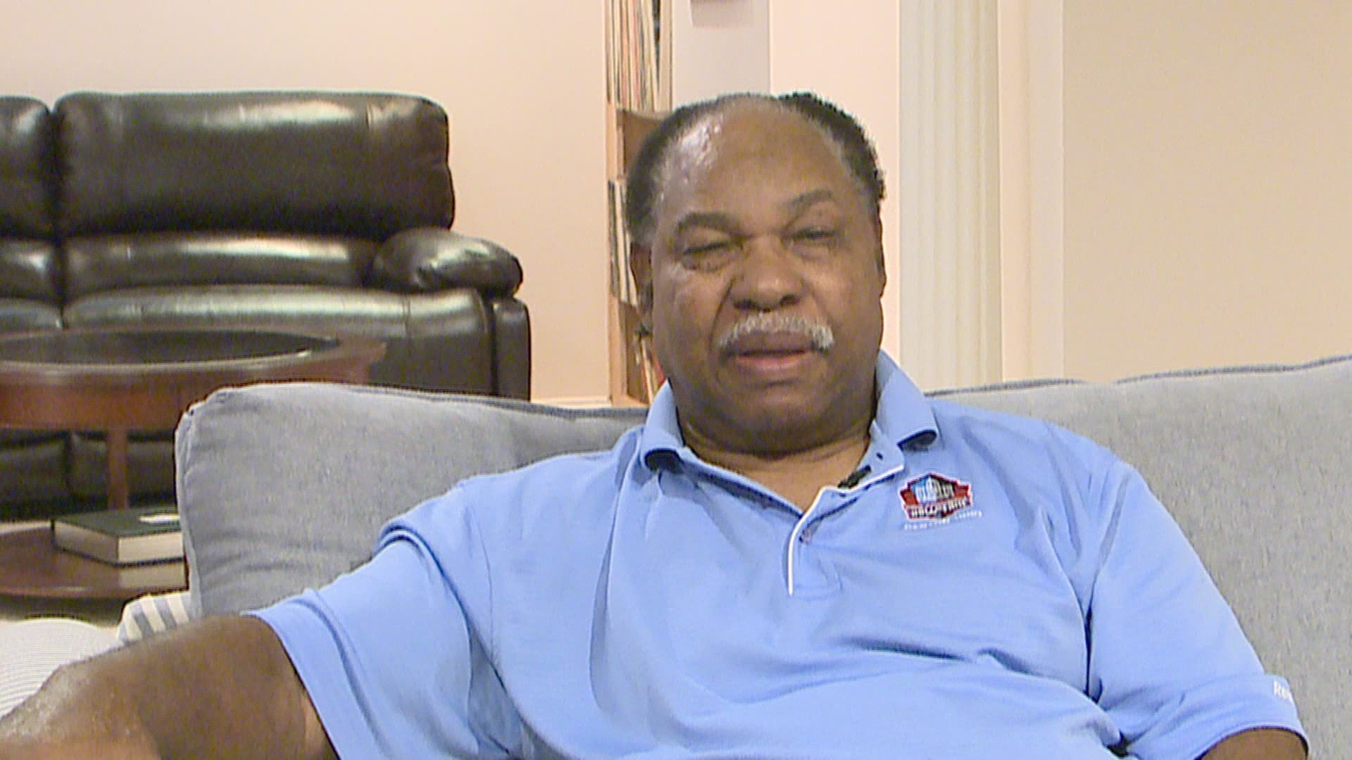 Redskins legend Bobby Mitchell passed away on Sunday. WUSA9's Bruce Johnson spoke with the Hall of Famer back in 2011.
