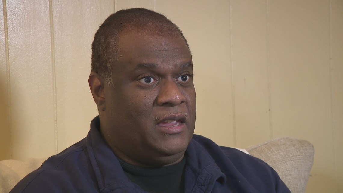 Security guard recalls being stabbed trying to stop theft | wusa9.com