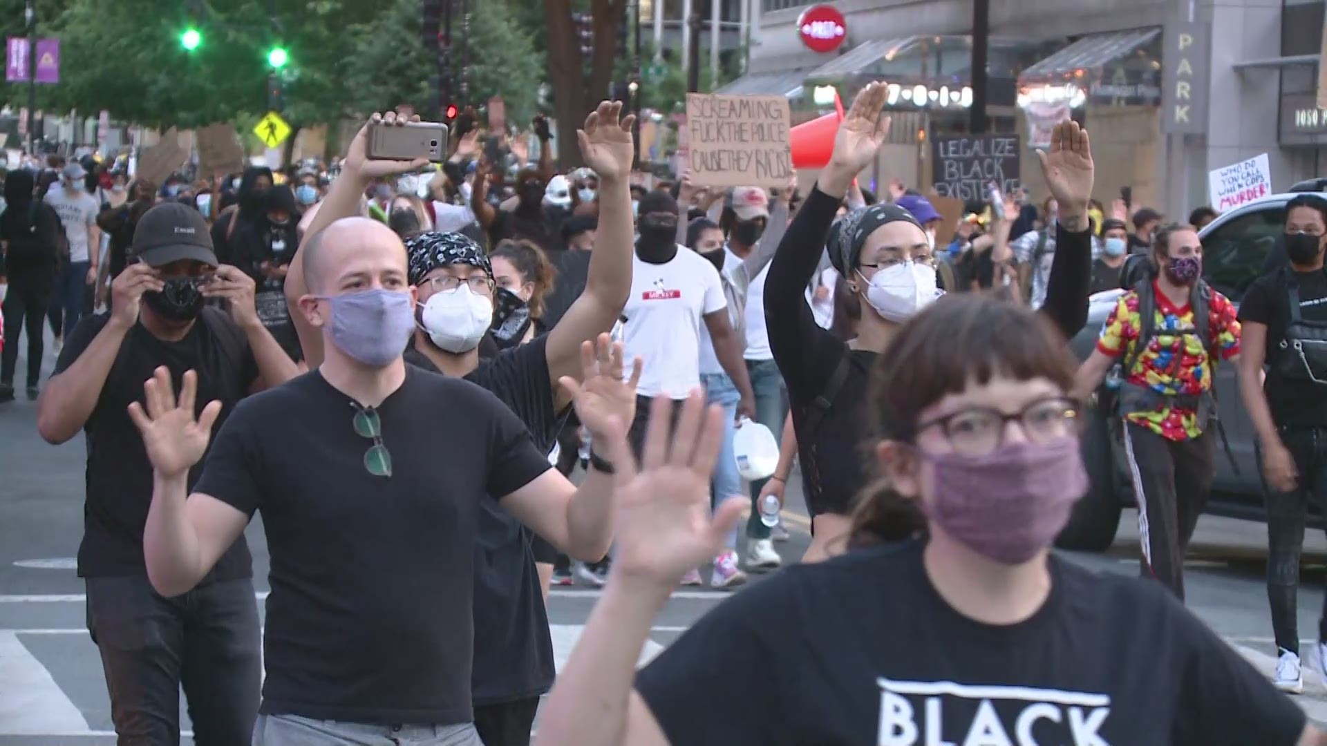 DC Police are accused of using a 'kettling' maneuver to trap protesters onto a small street for mass arrests on June 1. WUSA9 examines the impact on protesters.