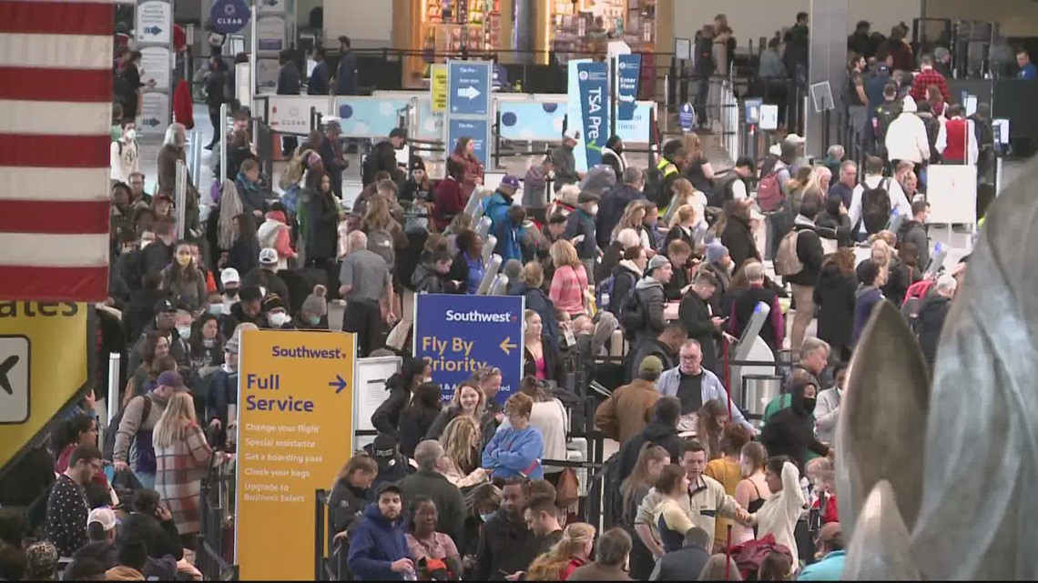 Thousands Of Flights Cancelled And Delayed Across The Country | Wusa9.com