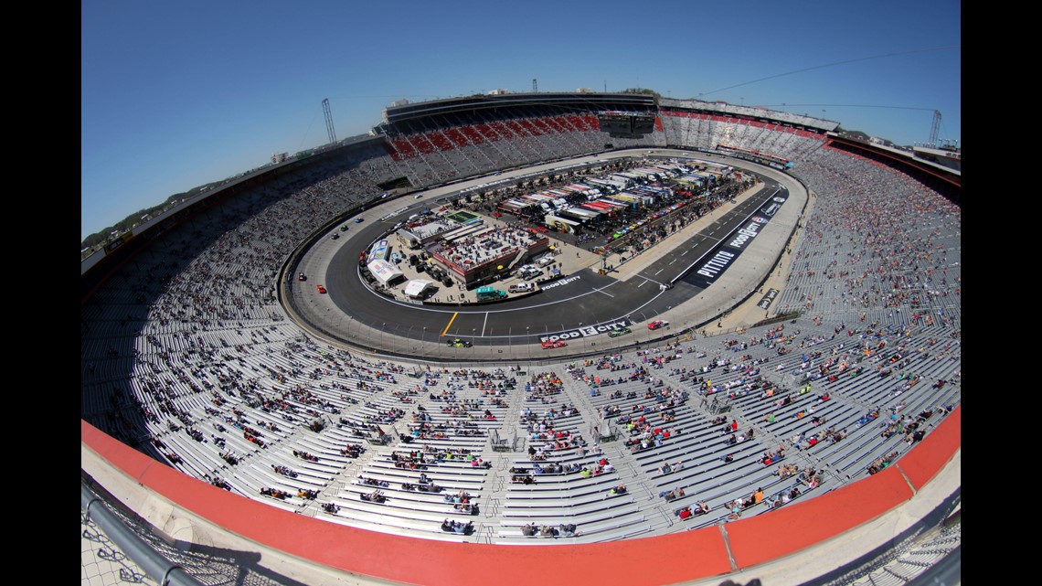 PHOTOS: Battle at Bristol Between Tennessee and Virginia Tech Sets  Attendance Record