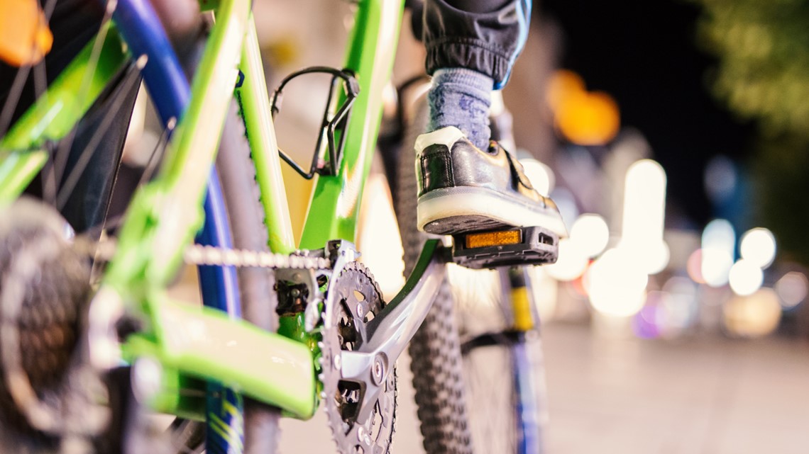 VERIFY Is it actually legal to ride scooters and bikes on DC sidewalks