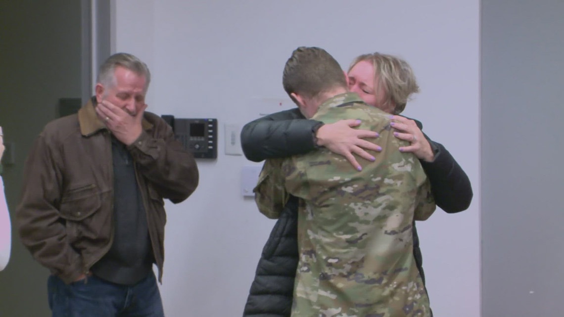 Army soldier home for the holidays in emotional Fairfax family reunion