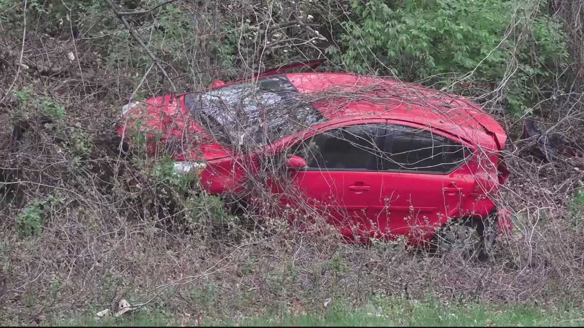 4 arrested for hit-and-run crash, attempted carjacking - Vimarsana News