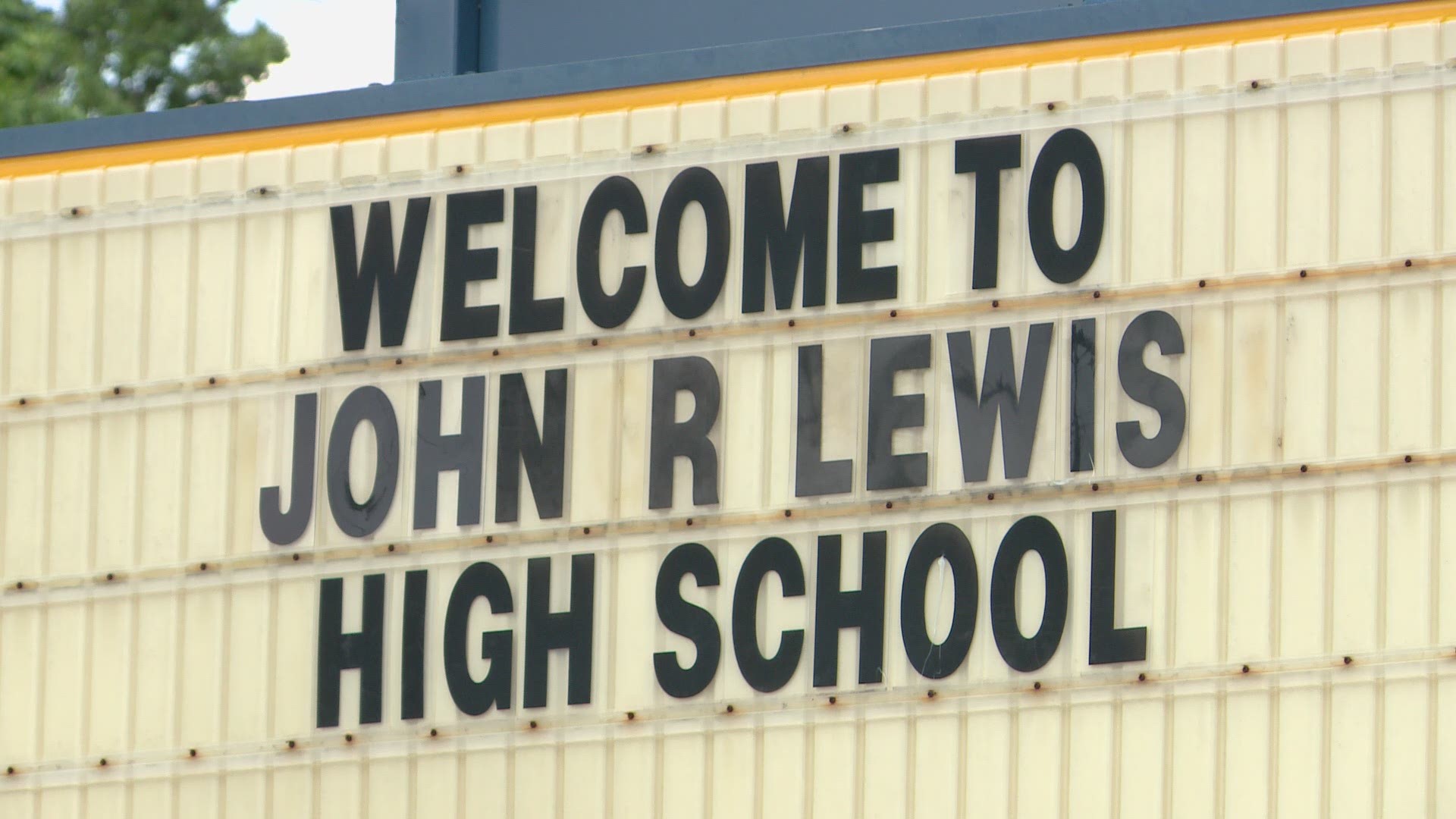 Fairfax Co. Robert E. Lee High School renamed to John R. Lewis High School