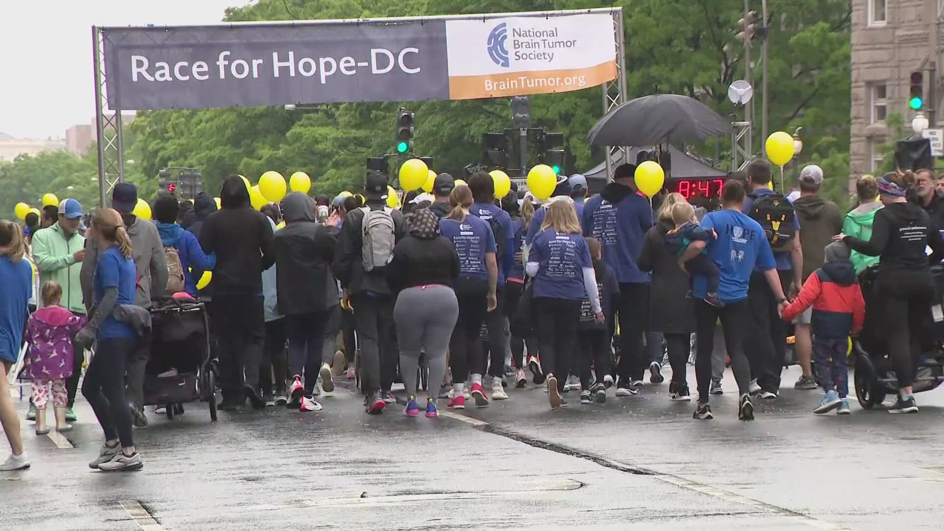 Thousands of runners showed their support on Sunday to raise awareness for brain cancer and tumors.