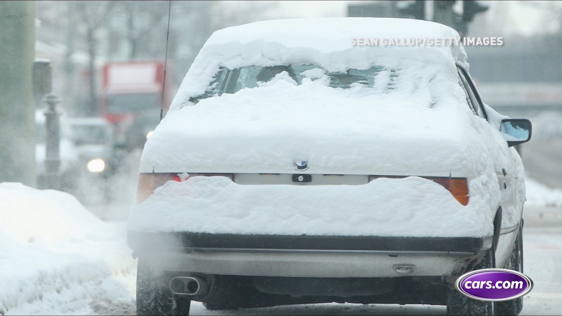 How to remove snow without damaging your car's paint
