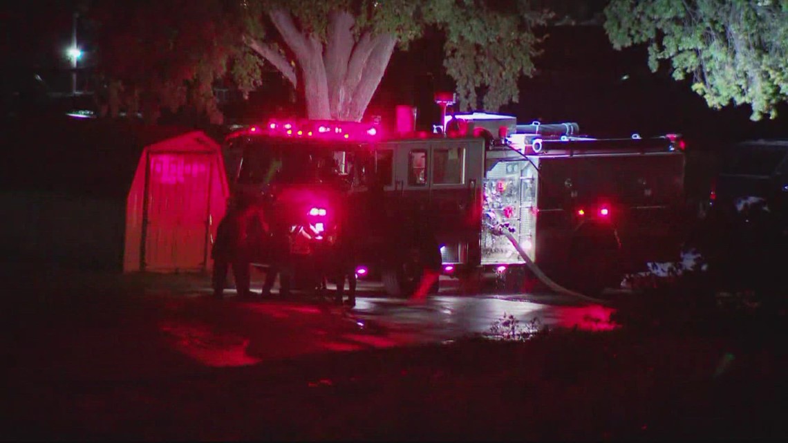 DC firefighters battle large brush fire at Anacostia Park | wusa9.com